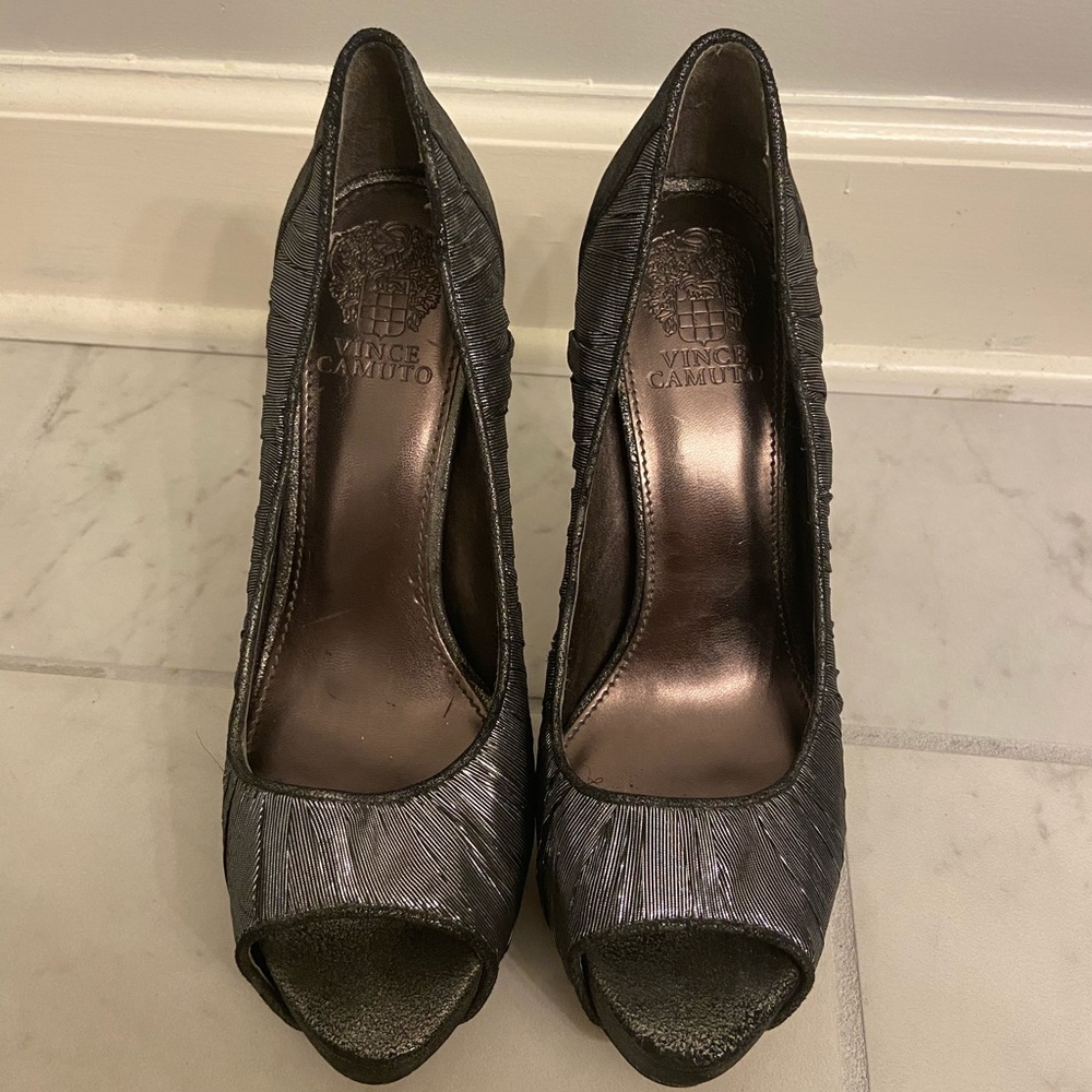 Vince camuto heels! So unique and beautiful.